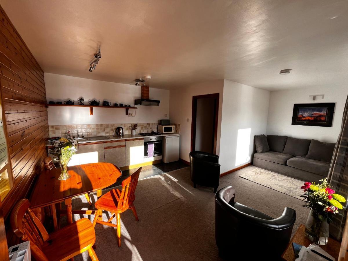 Snowgoose Apartments & Bunkhouse Fort William Dış mekan fotoğraf